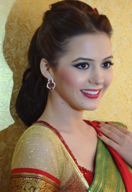 Isha Sharvani - Wikiunfold